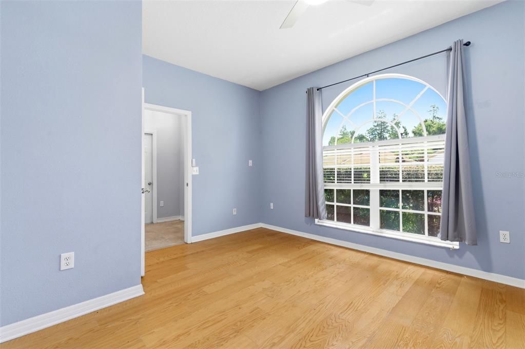 En Venta: $599,900 (6 camas, 3 baños, 2508 Pies cuadrados)