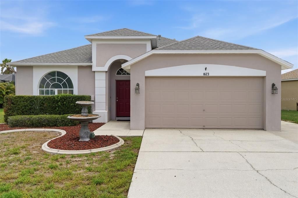 En Venta: $599,900 (6 camas, 3 baños, 2508 Pies cuadrados)