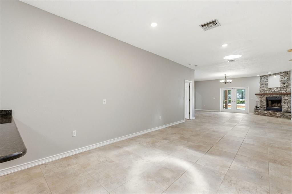 En Venta: $599,900 (6 camas, 3 baños, 2508 Pies cuadrados)