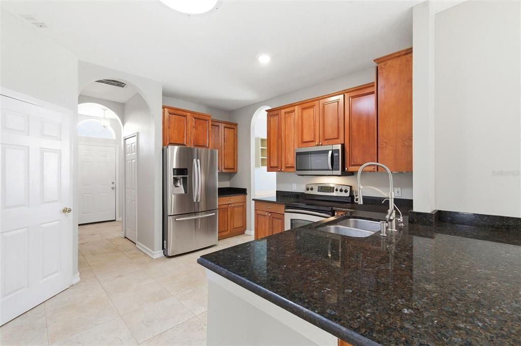 En Venta: $599,900 (6 camas, 3 baños, 2508 Pies cuadrados)