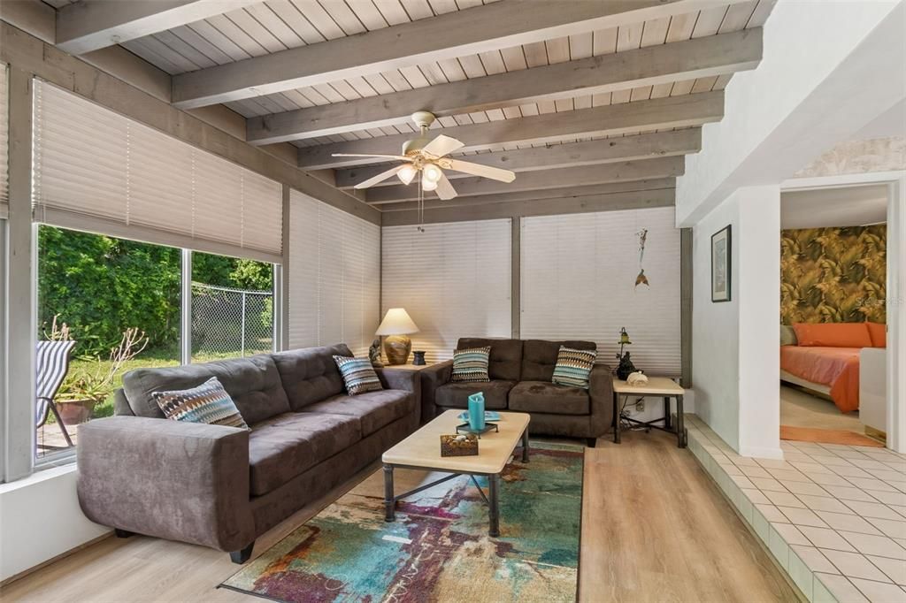 For Sale: $549,000 (3 beds, 2 baths, 1750 Square Feet)