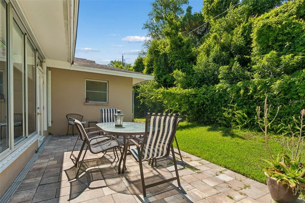 For Sale: $549,000 (3 beds, 2 baths, 1750 Square Feet)