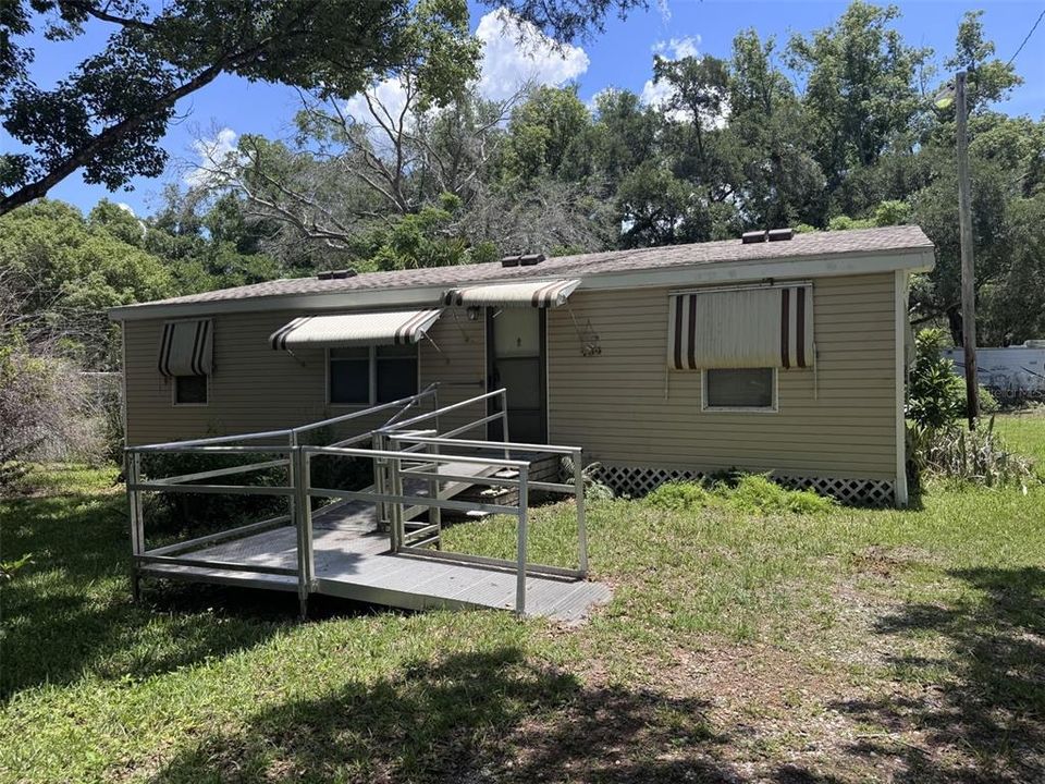 For Sale: $139,900 (2 beds, 2 baths, 1080 Square Feet)