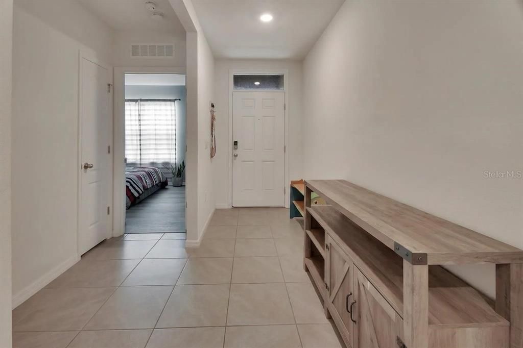 На продажу: $339,900 (3 спален, 2 ванн, 1706 Квадратных фут)