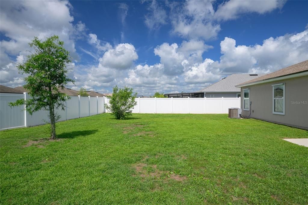 For Rent: $2,100 (3 beds, 2 baths, 1554 Square Feet)