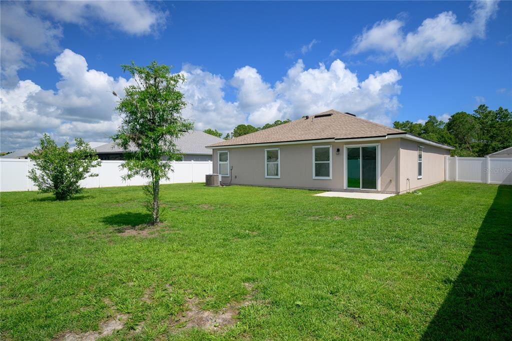 For Rent: $2,100 (3 beds, 2 baths, 1554 Square Feet)