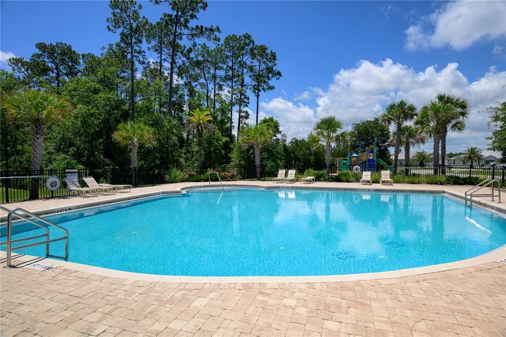 For Rent: $2,100 (3 beds, 2 baths, 1554 Square Feet)