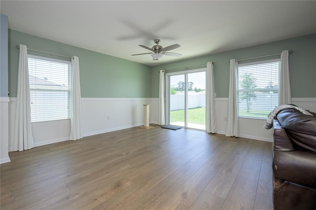 For Rent: $2,100 (3 beds, 2 baths, 1554 Square Feet)