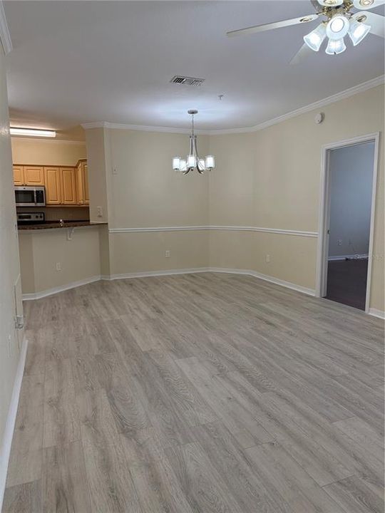 На продажу: $349,900 (3 спален, 2 ванн, 1336 Квадратных фут)