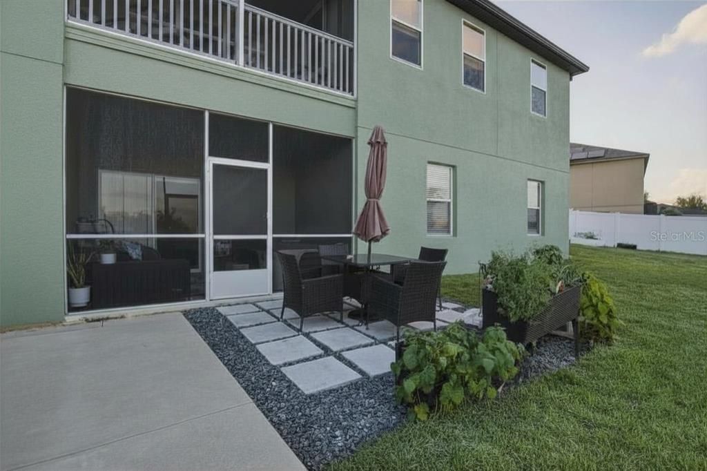 For Rent: $3,950 (5 beds, 3 baths, 4856 Square Feet)