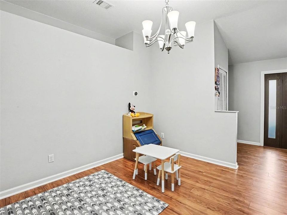 En Venta: $420,000 (3 camas, 2 baños, 1678 Pies cuadrados)