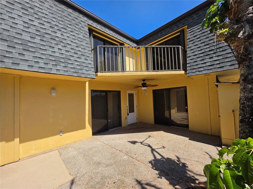 For Rent: $2,200 (2 beds, 2 baths, 1328 Square Feet)