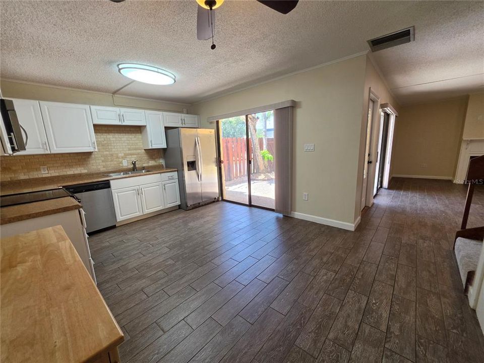 For Rent: $2,200 (2 beds, 2 baths, 1328 Square Feet)