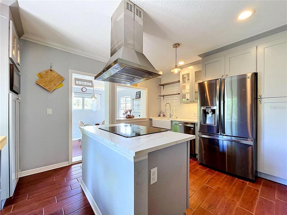 Active With Contract: $589,500 (4 beds, 3 baths, 2995 Square Feet)