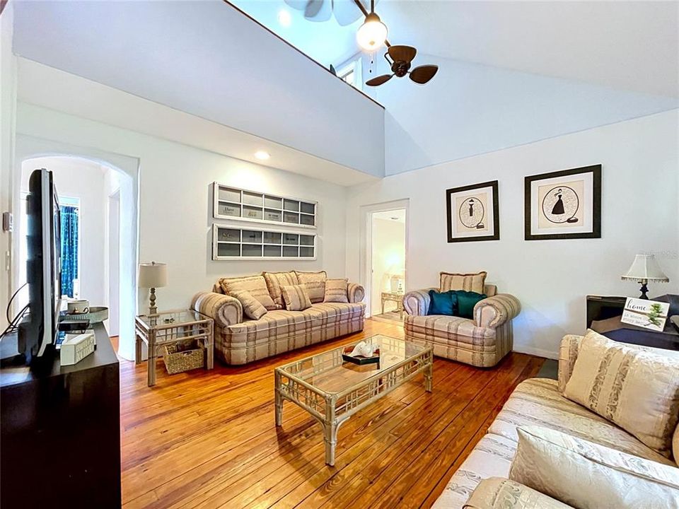 Active With Contract: $589,500 (4 beds, 3 baths, 2995 Square Feet)