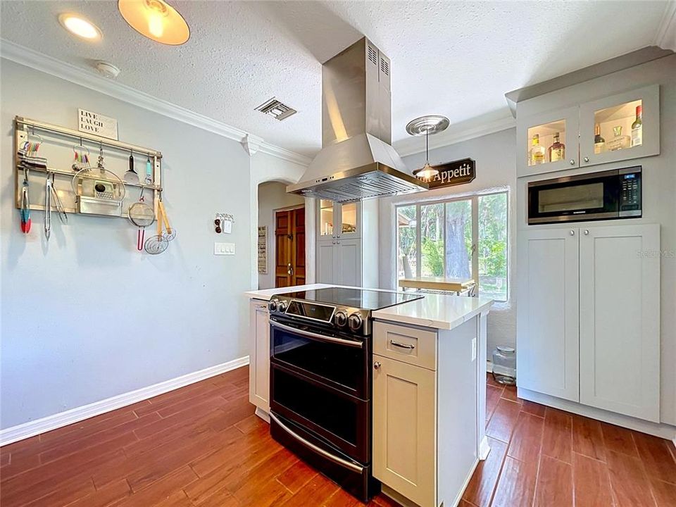 Active With Contract: $589,500 (4 beds, 3 baths, 2995 Square Feet)