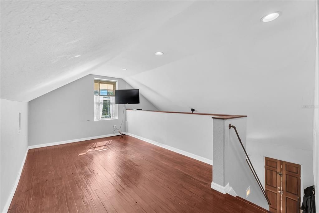 Active With Contract: $589,500 (4 beds, 3 baths, 2995 Square Feet)