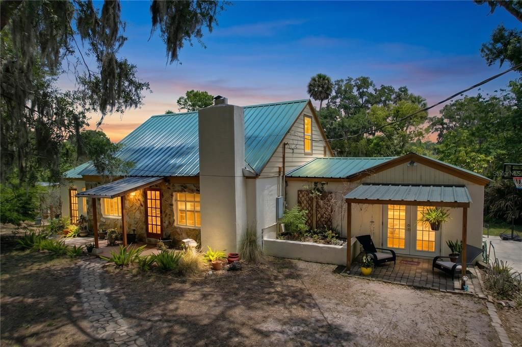 Active With Contract: $589,500 (4 beds, 3 baths, 2995 Square Feet)