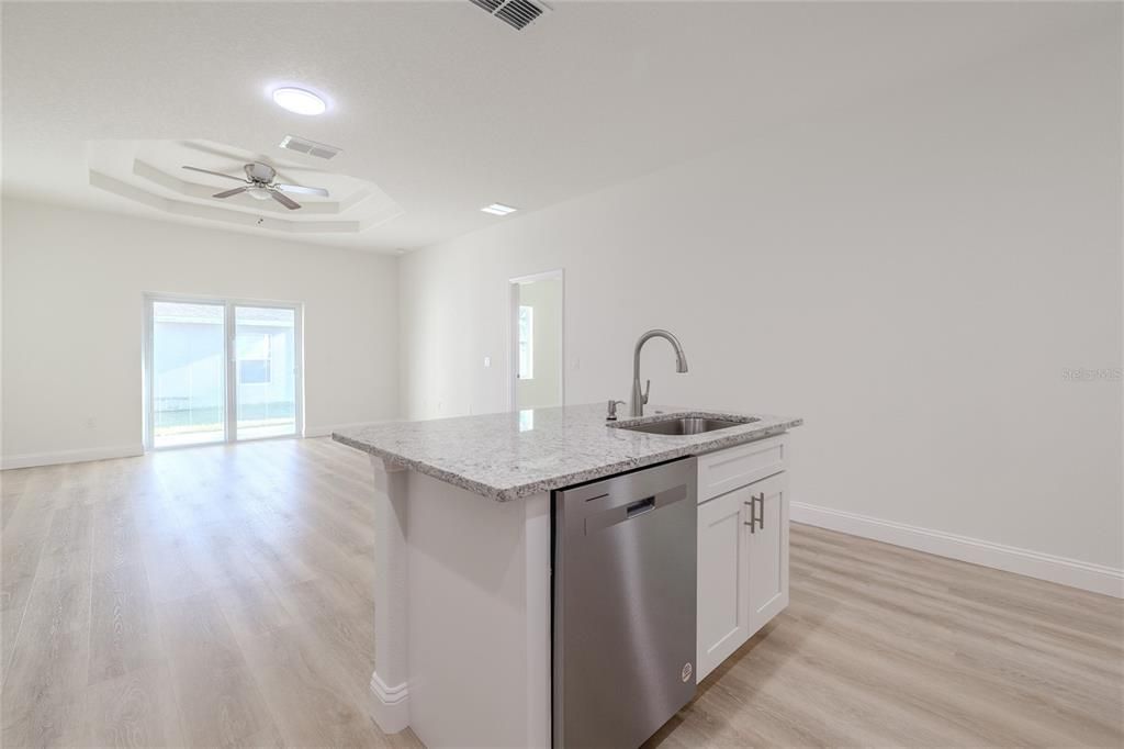 В аренду: $1,700 (3 спален, 2 ванн, 1185 Квадратных фут)