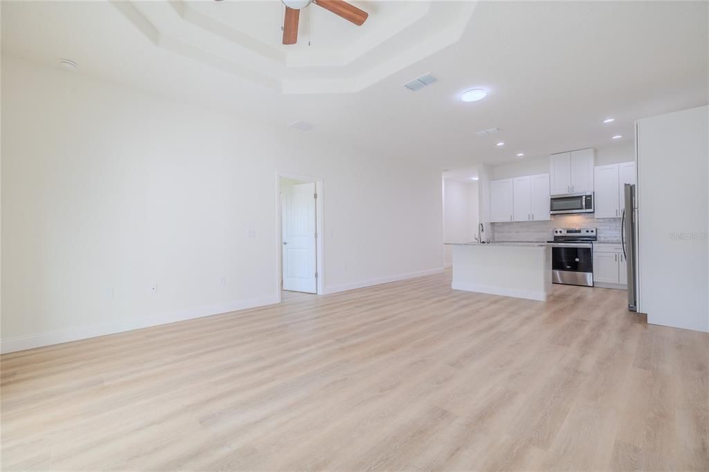 В аренду: $1,700 (3 спален, 2 ванн, 1185 Квадратных фут)