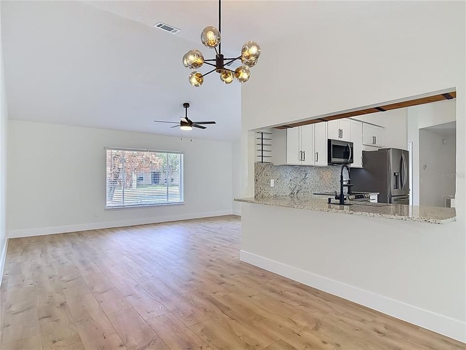 На продажу: $349,000 (3 спален, 2 ванн, 1598 Квадратных фут)