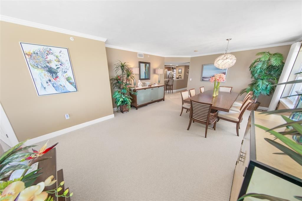 For Sale: $720,000 (3 beds, 3 baths, 2072 Square Feet)