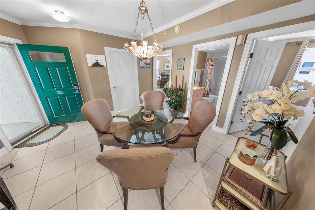 For Sale: $720,000 (3 beds, 3 baths, 2072 Square Feet)