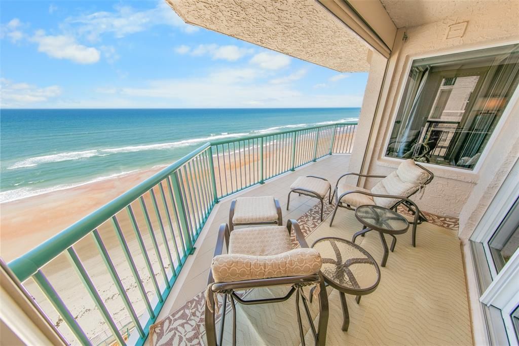 For Sale: $720,000 (3 beds, 3 baths, 2072 Square Feet)