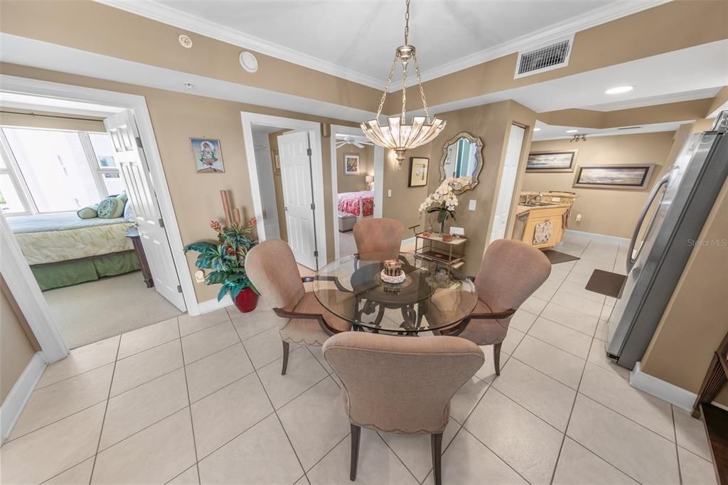 For Sale: $720,000 (3 beds, 3 baths, 2072 Square Feet)