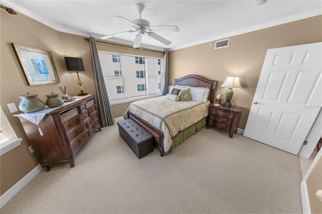 For Sale: $720,000 (3 beds, 3 baths, 2072 Square Feet)