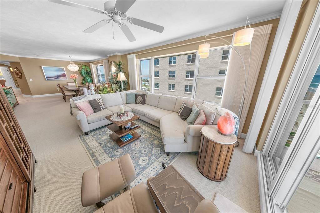 For Sale: $720,000 (3 beds, 3 baths, 2072 Square Feet)