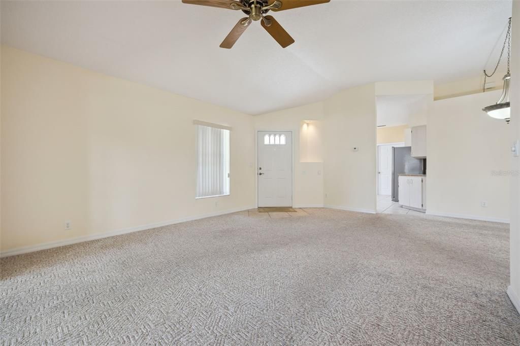 For Sale: $229,900 (2 beds, 2 baths, 1332 Square Feet)