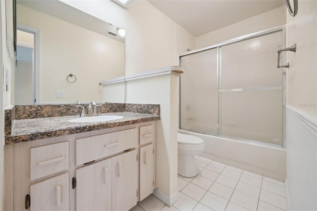 For Sale: $229,900 (2 beds, 2 baths, 1332 Square Feet)