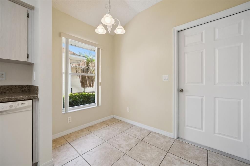 For Sale: $229,900 (2 beds, 2 baths, 1332 Square Feet)
