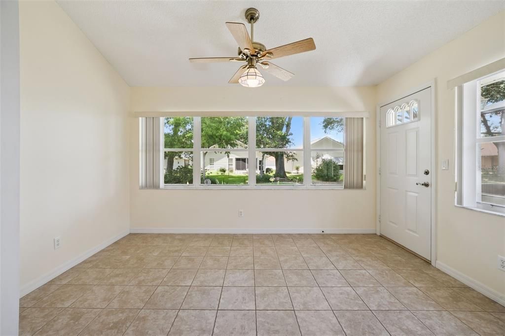 For Sale: $229,900 (2 beds, 2 baths, 1332 Square Feet)