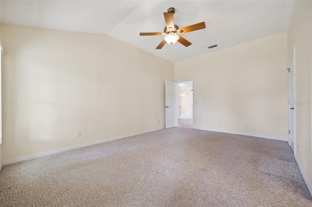 For Sale: $229,900 (2 beds, 2 baths, 1332 Square Feet)