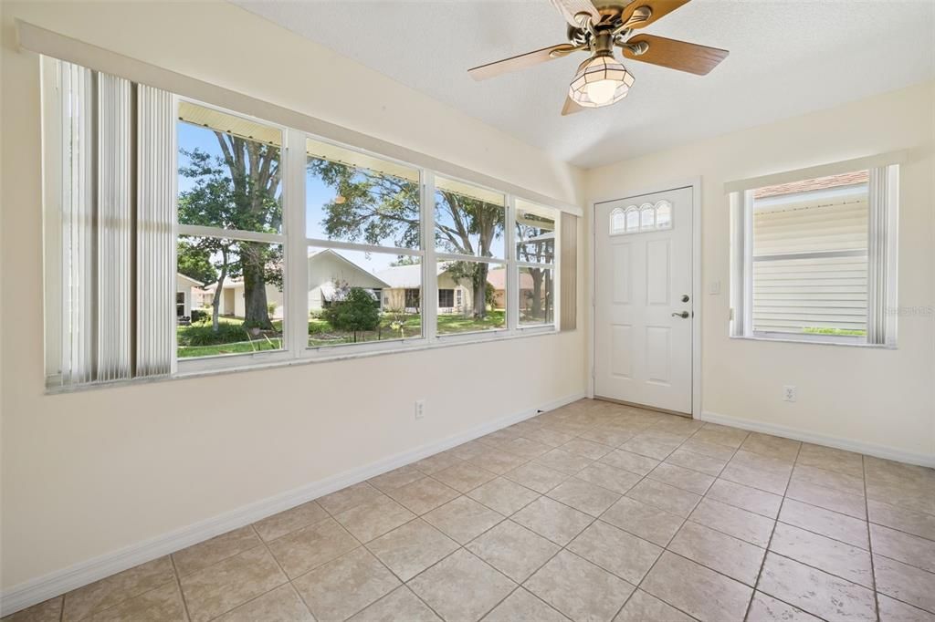 For Sale: $229,900 (2 beds, 2 baths, 1332 Square Feet)