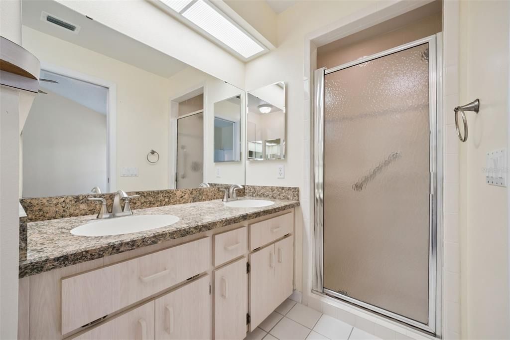 For Sale: $229,900 (2 beds, 2 baths, 1332 Square Feet)
