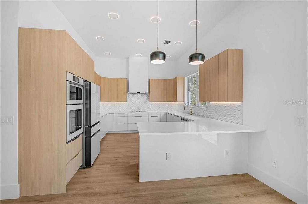 На продажу: $539,000 (3 спален, 3 ванн, 2388 Квадратных фут)
