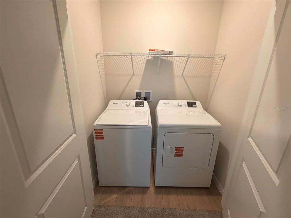 For Rent: $2,300 (3 beds, 2 baths, 1464 Square Feet)