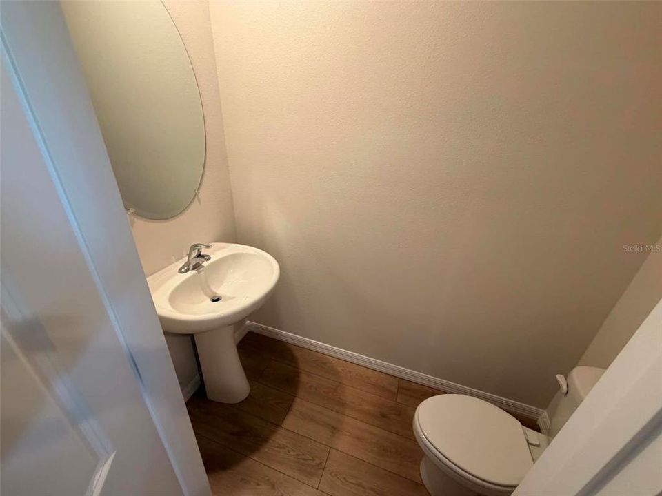 For Rent: $2,300 (3 beds, 2 baths, 1464 Square Feet)
