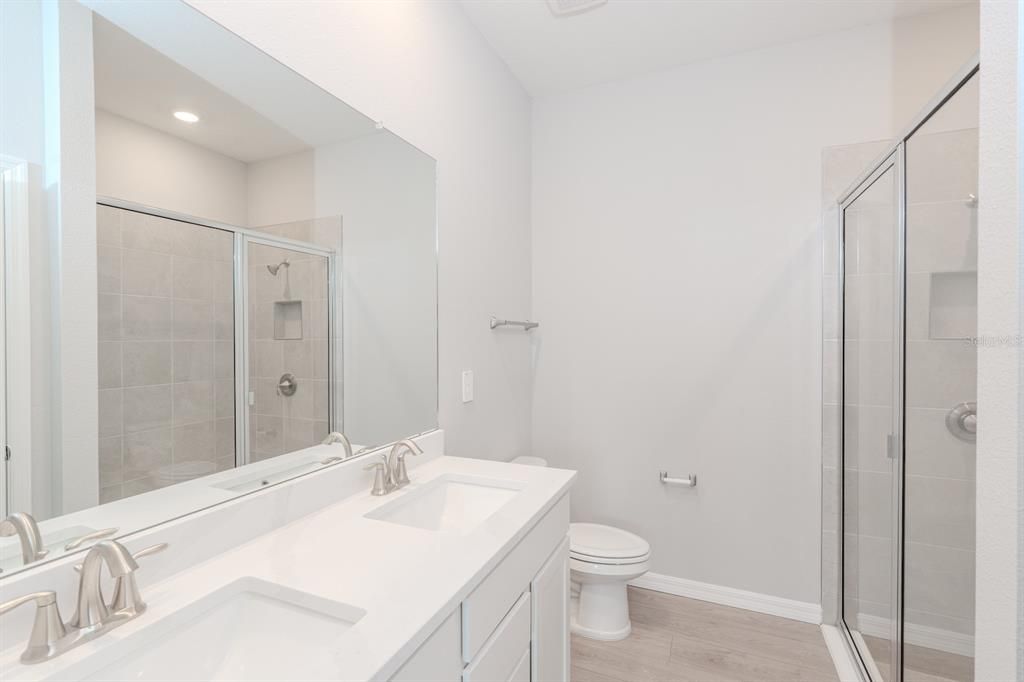 For Rent: $2,300 (3 beds, 2 baths, 1565 Square Feet)