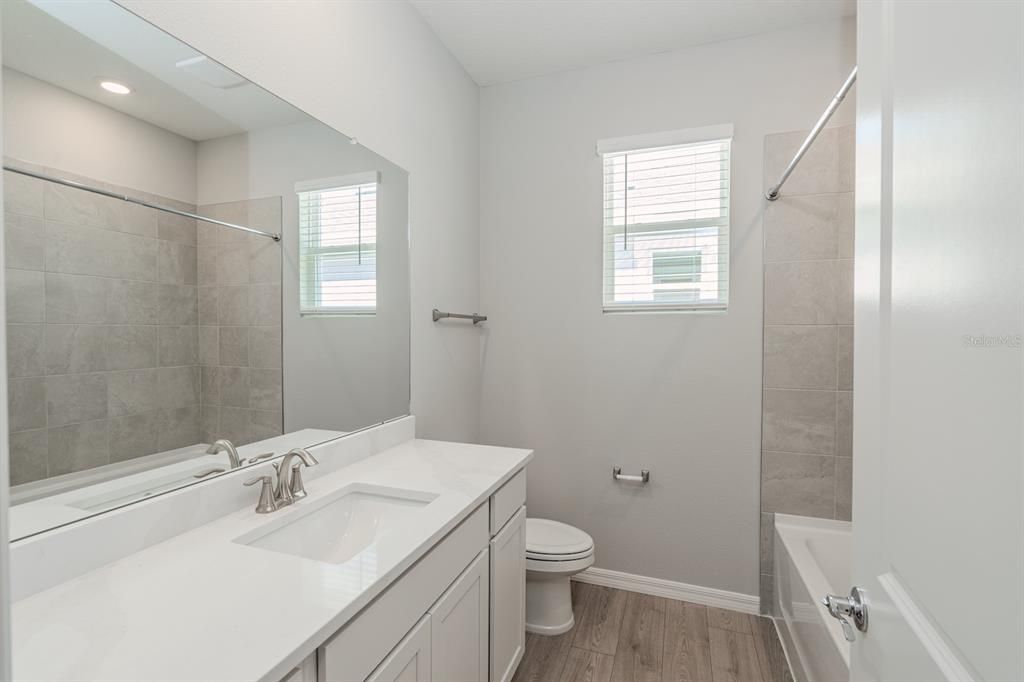 For Rent: $2,300 (3 beds, 2 baths, 1565 Square Feet)