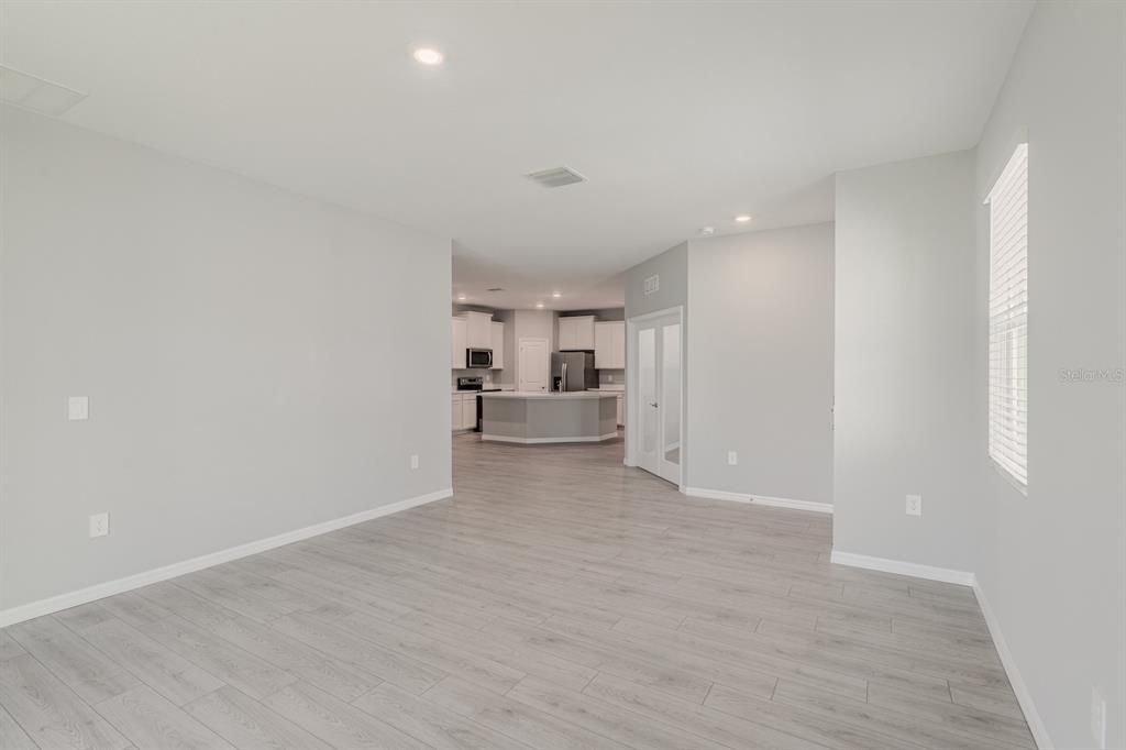 For Rent: $2,300 (3 beds, 2 baths, 1565 Square Feet)