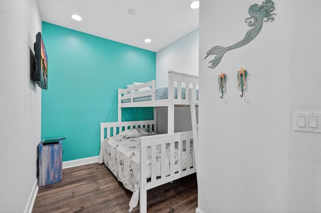 For Sale: $459,777 (2 beds, 2 baths, 1509 Square Feet)