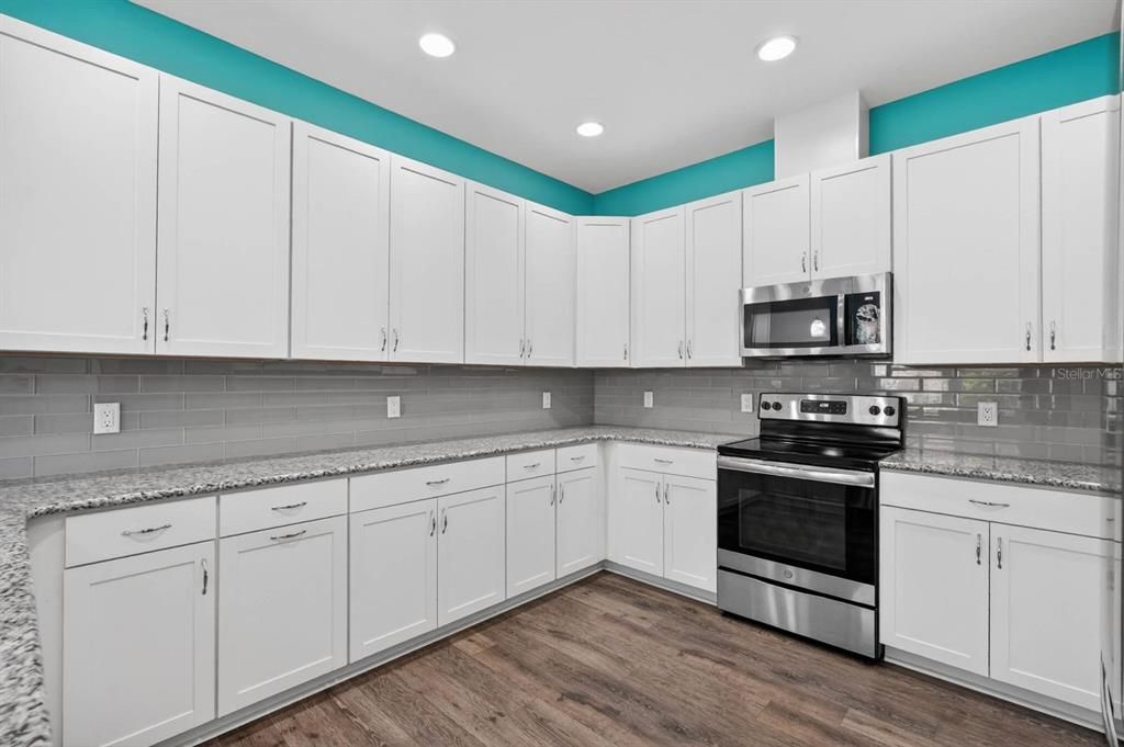 For Sale: $459,777 (2 beds, 2 baths, 1509 Square Feet)
