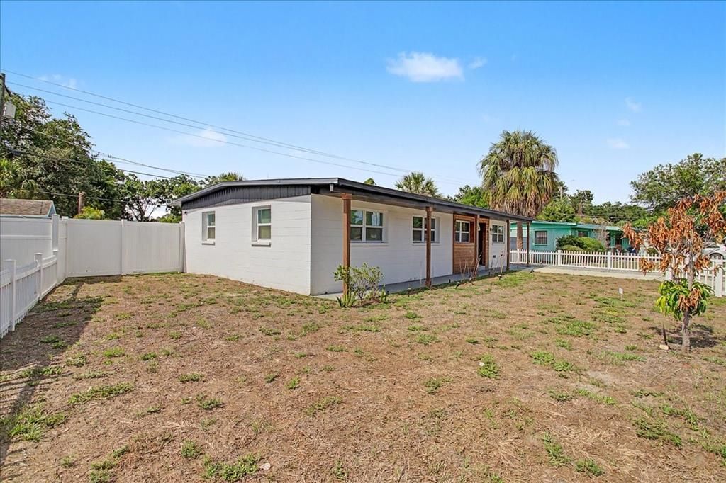 For Sale: $370,000 (3 beds, 2 baths, 1152 Square Feet)