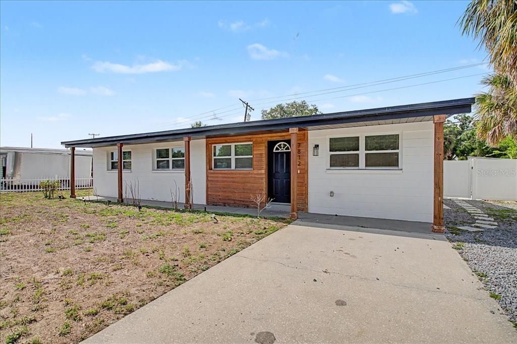 For Sale: $370,000 (3 beds, 2 baths, 1152 Square Feet)