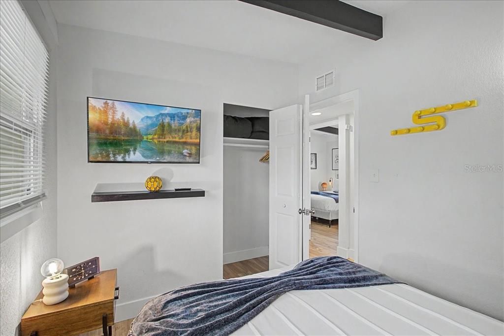 For Sale: $370,000 (3 beds, 2 baths, 1152 Square Feet)