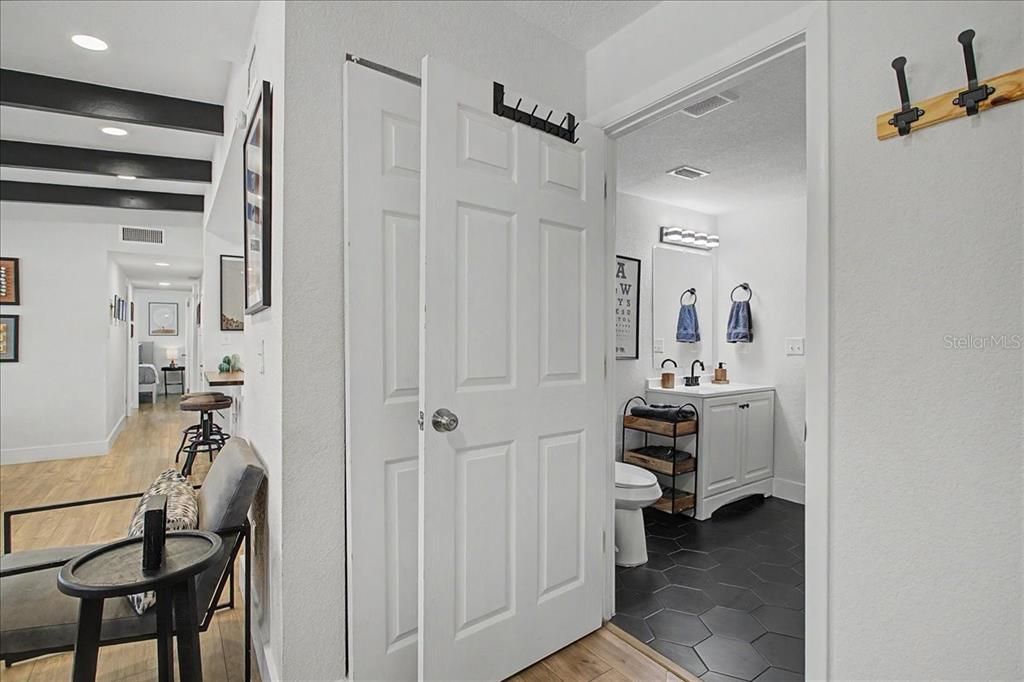 For Sale: $370,000 (3 beds, 2 baths, 1152 Square Feet)